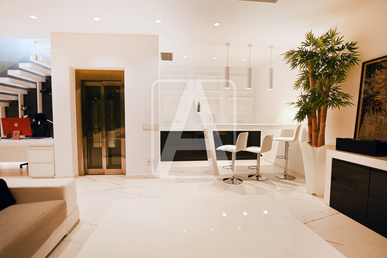 4 makuuhuone Huvila myytävänä paikassa Calpe / Calp mukana 
autotalli - 2 800 000 € (Ref: 9510356)