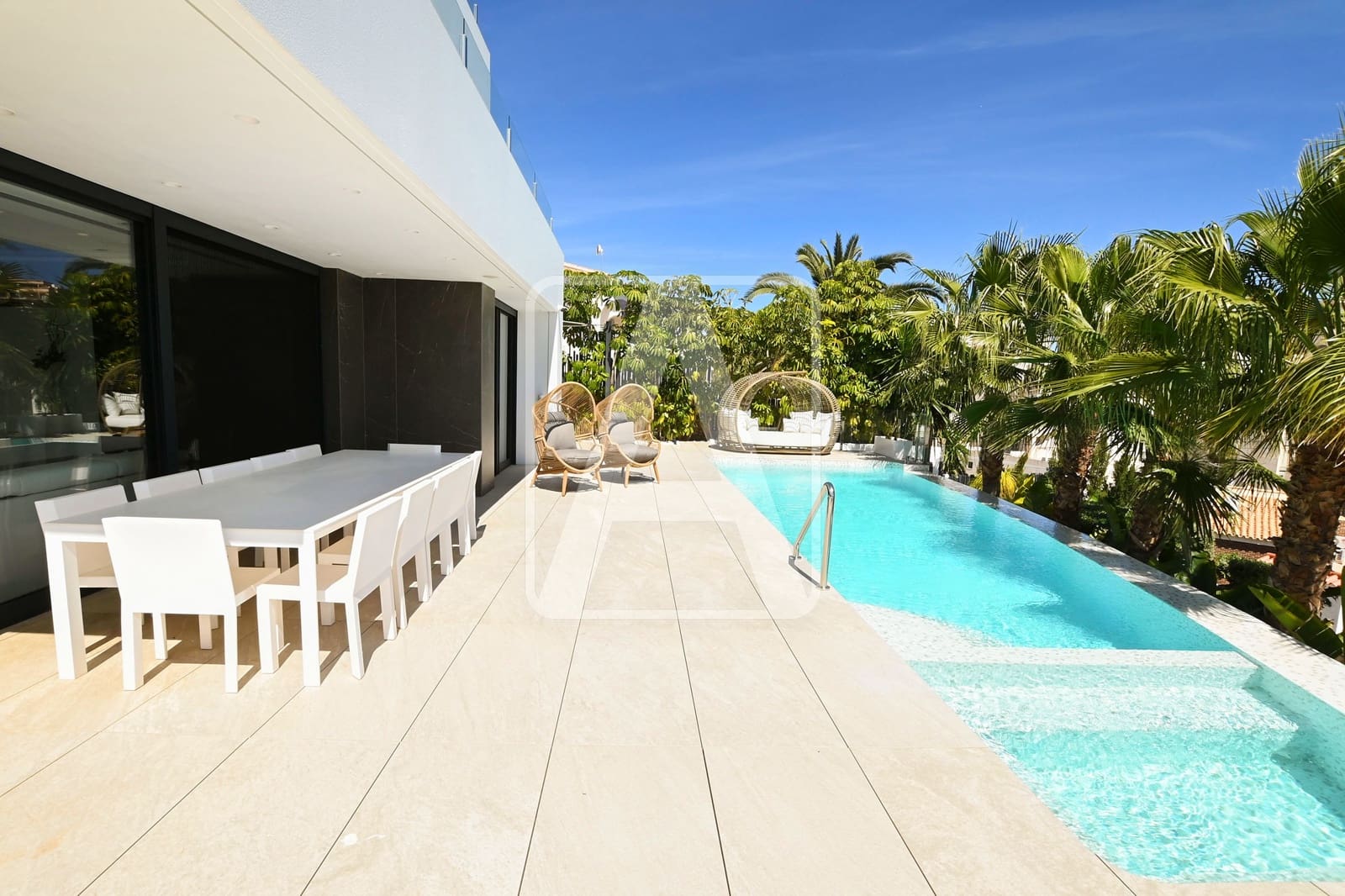 4 makuuhuone Huvila myytävänä paikassa Calpe / Calp mukana 
autotalli - 2 800 000 € (Ref: 9510356)