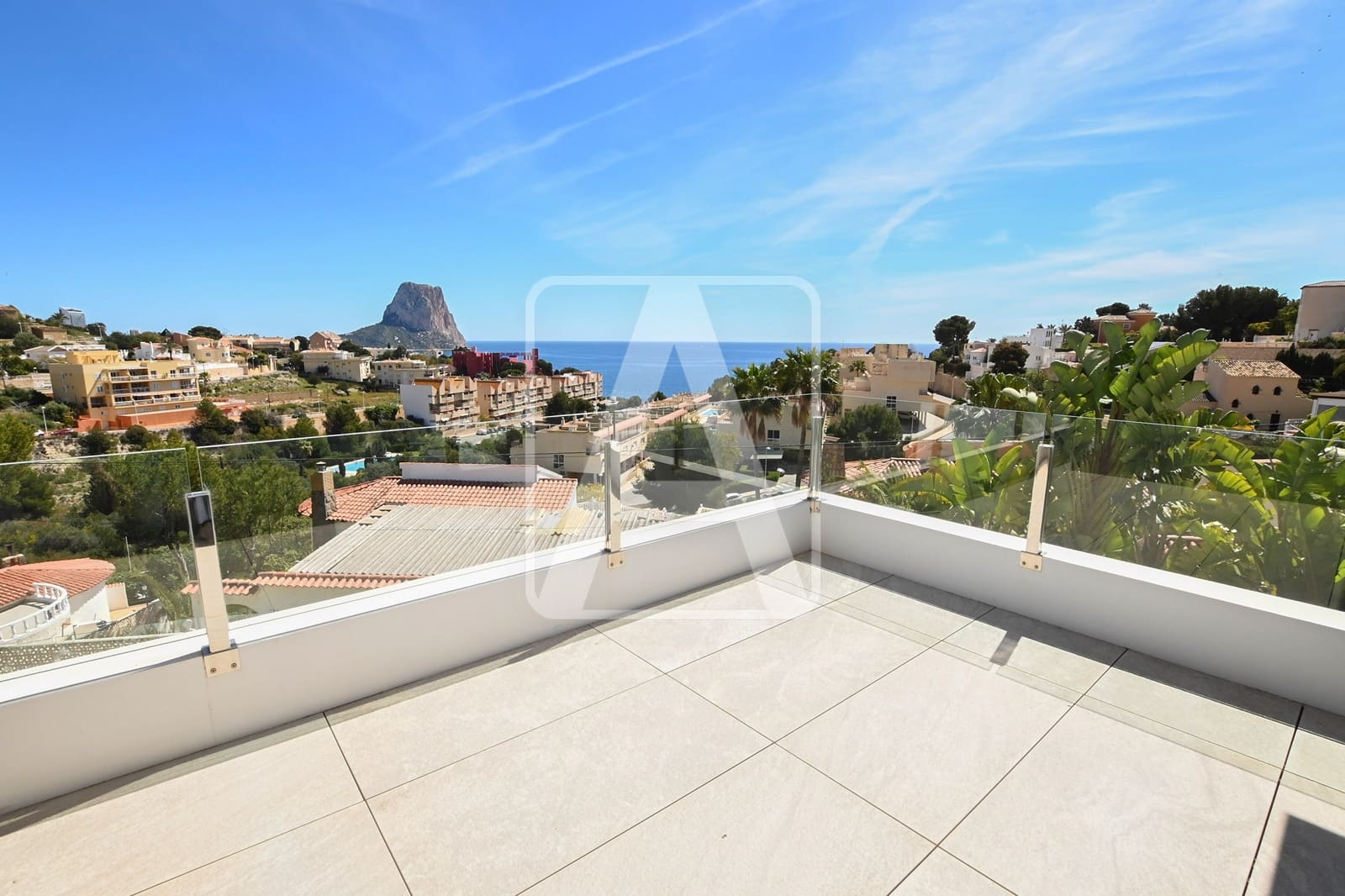 4 makuuhuone Huvila myytävänä paikassa Calpe / Calp mukana 
autotalli - 2 800 000 € (Ref: 9510356)