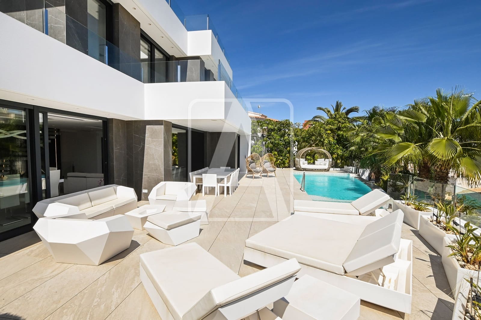 4 makuuhuone Huvila myytävänä paikassa Calpe / Calp mukana 
autotalli - 2 800 000 € (Ref: 9510356)