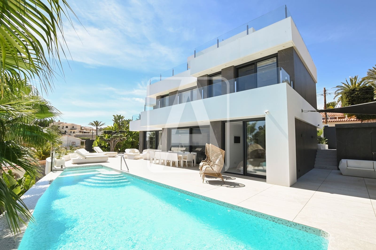 4 makuuhuone Huvila myytävänä paikassa Calpe / Calp mukana 
autotalli - 2 800 000 € (Ref: 9510356)