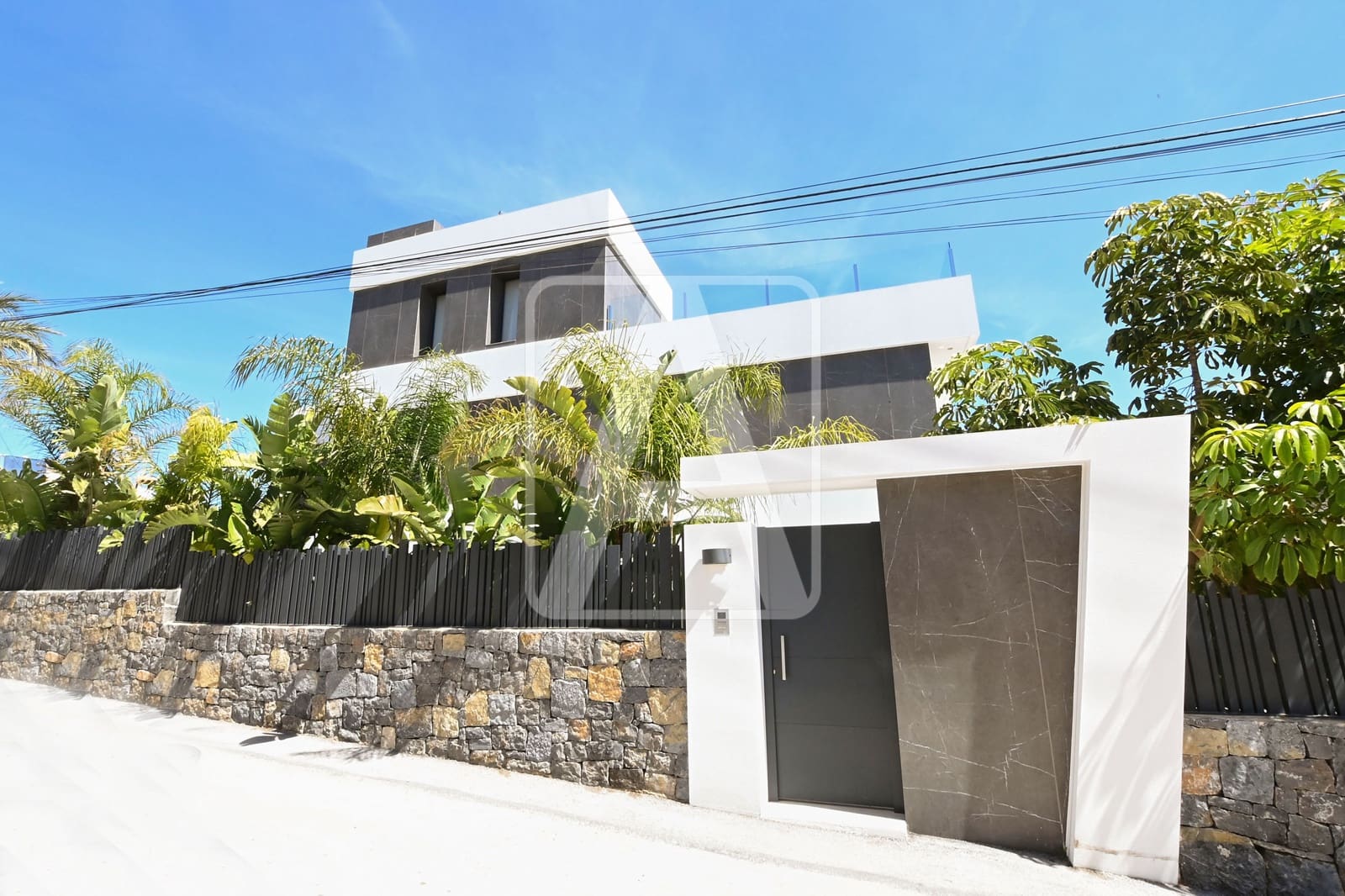 4 makuuhuone Huvila myytävänä paikassa Calpe / Calp mukana 
autotalli - 2 800 000 € (Ref: 9510356)