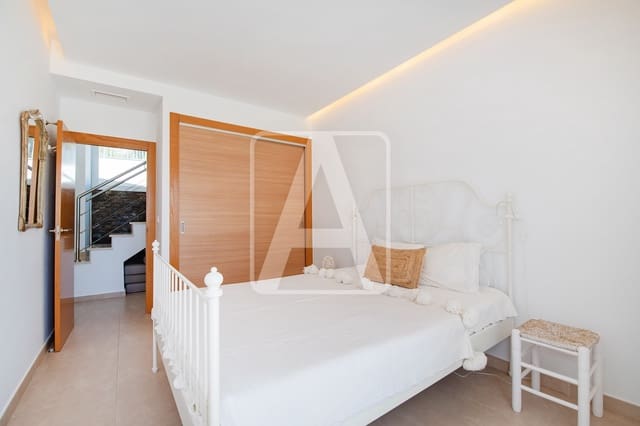 3 soveværelse Villa til salg i Moraira, Teulada-Moraira med swimmingpool garage - € 995.000 (Ref: 9510360)