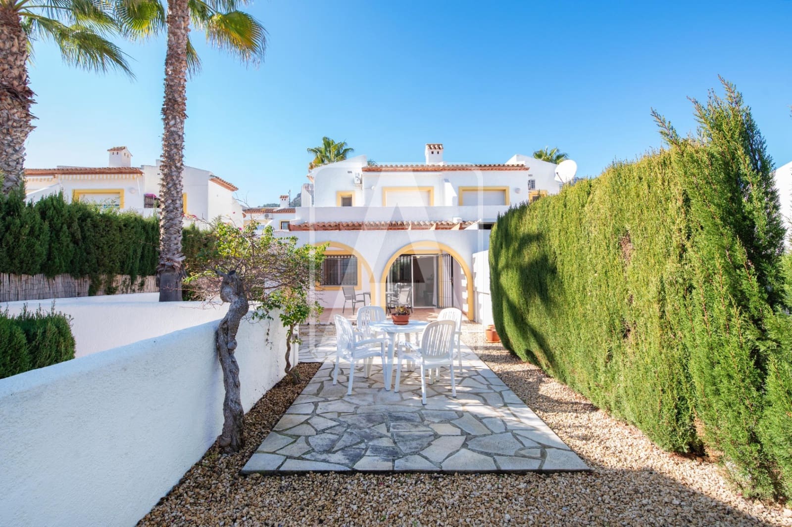 3 chambre Villa/Maison Mitoyenne à vendre à Calpe / Calp avec piscine garage - 325 000 € (Ref: 9529192)