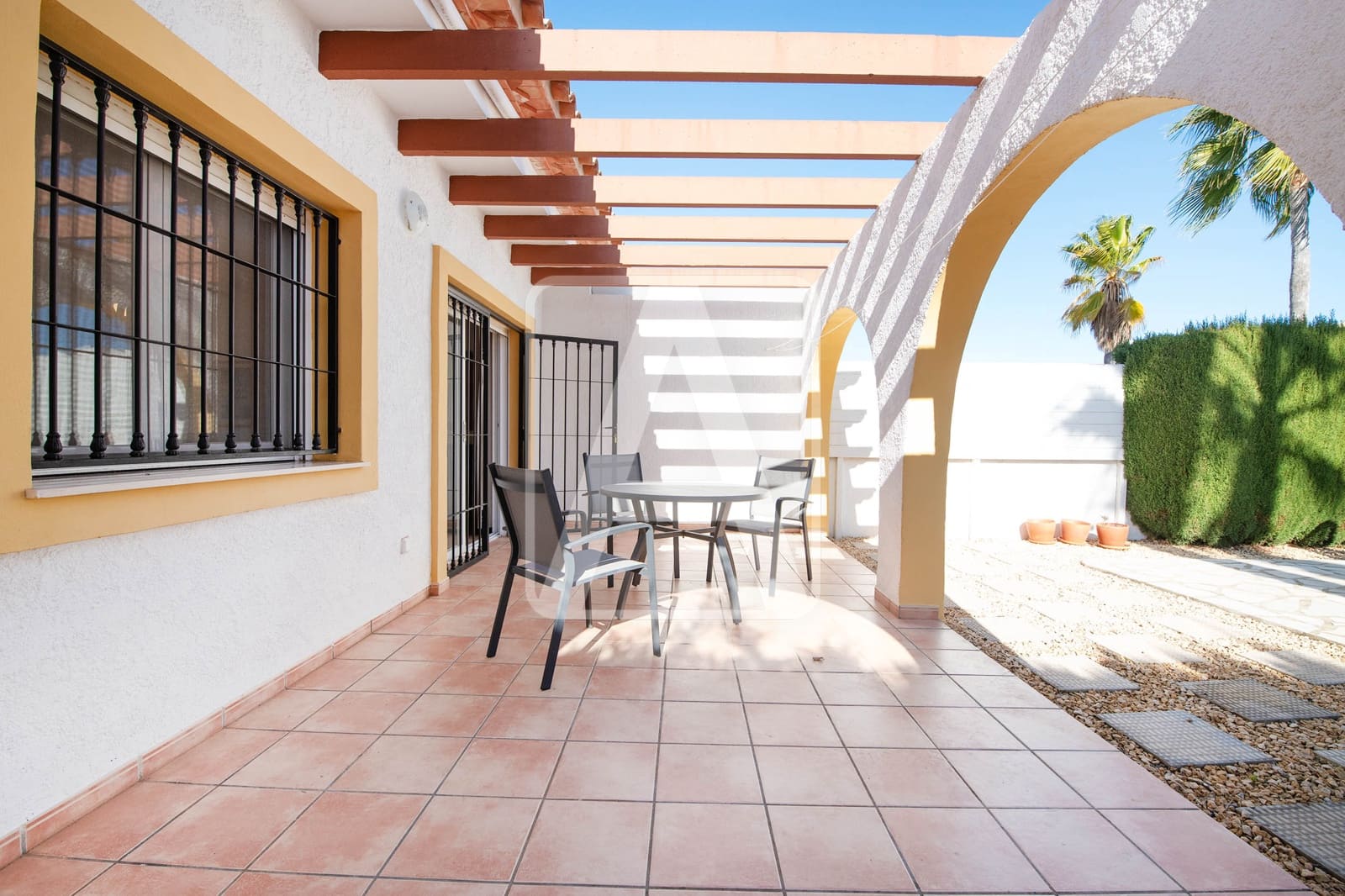 3 chambre Villa/Maison Mitoyenne à vendre à Calpe / Calp avec piscine garage - 325 000 € (Ref: 9529192)