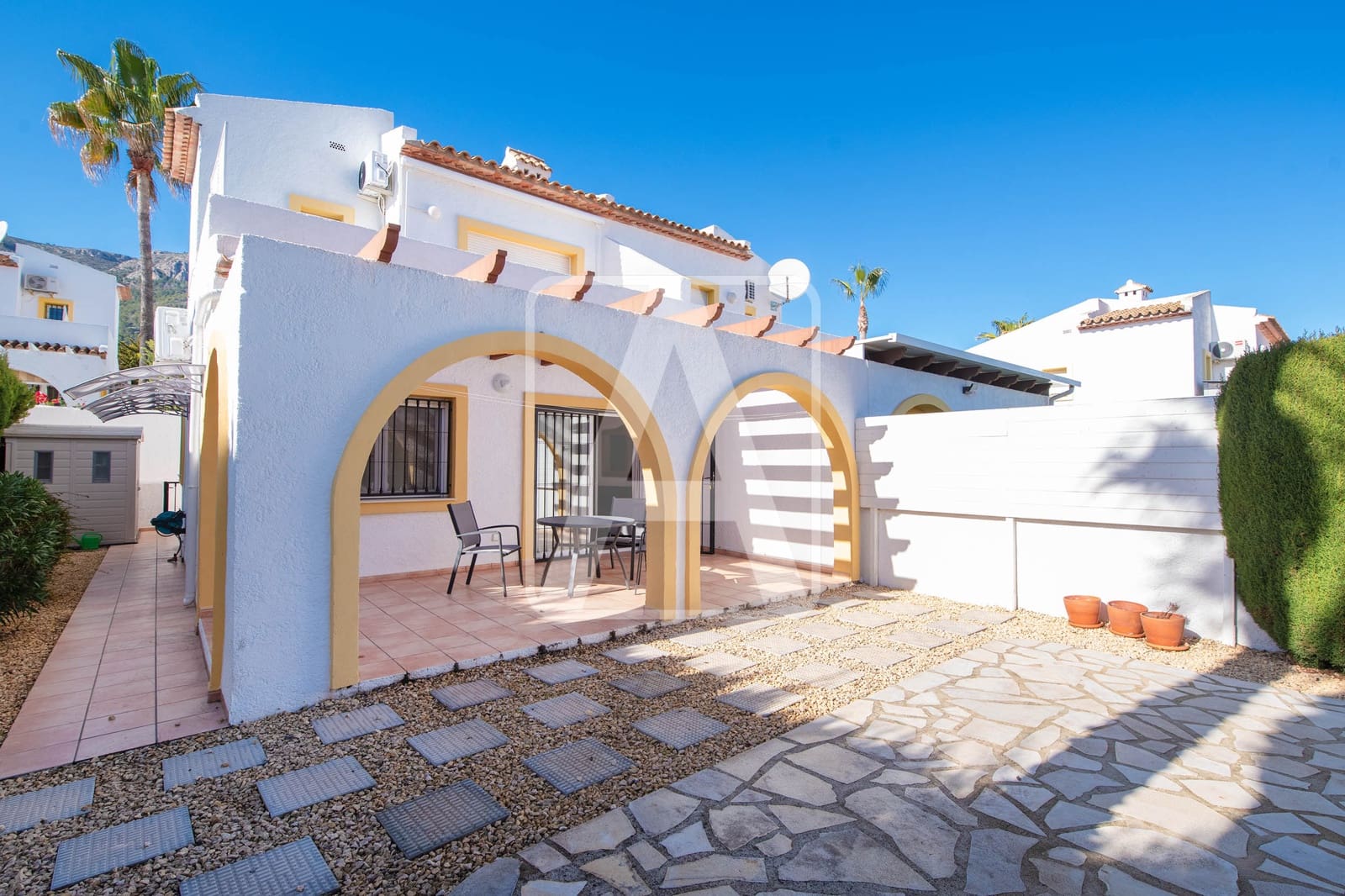 3 chambre Villa/Maison Mitoyenne à vendre à Calpe / Calp avec piscine garage - 325 000 € (Ref: 9529192)