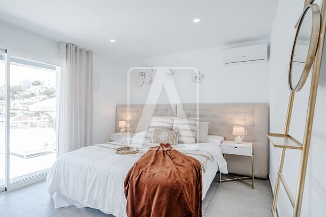 4 makuuhuone Huvila myytävänä paikassa Calpe / Calp mukana uima-altaan 
autotalli - 1 149 000 € (Ref: 9542104)