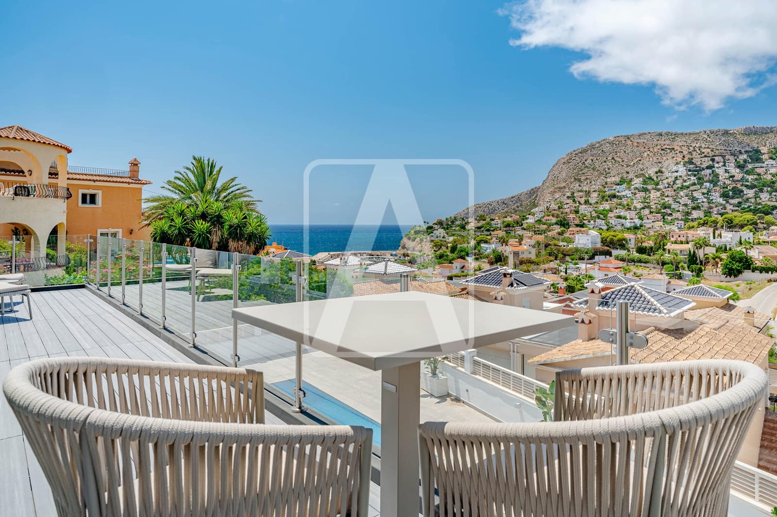 4 makuuhuone Huvila myytävänä paikassa Calpe / Calp mukana uima-altaan 
autotalli - 1 149 000 € (Ref: 9542104)