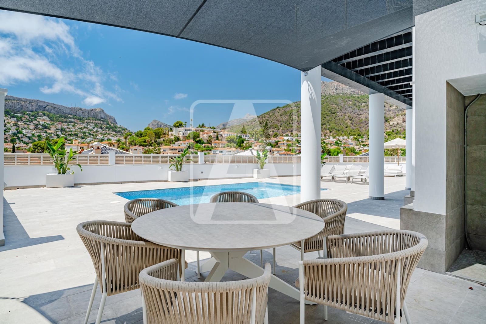 4 makuuhuone Huvila myytävänä paikassa Calpe / Calp mukana uima-altaan 
autotalli - 1 149 000 € (Ref: 9542104)