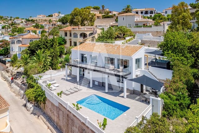 4 makuuhuone Huvila myytävänä paikassa Calpe / Calp mukana uima-altaan 
autotalli - 1 149 000 € (Ref: 9542104)