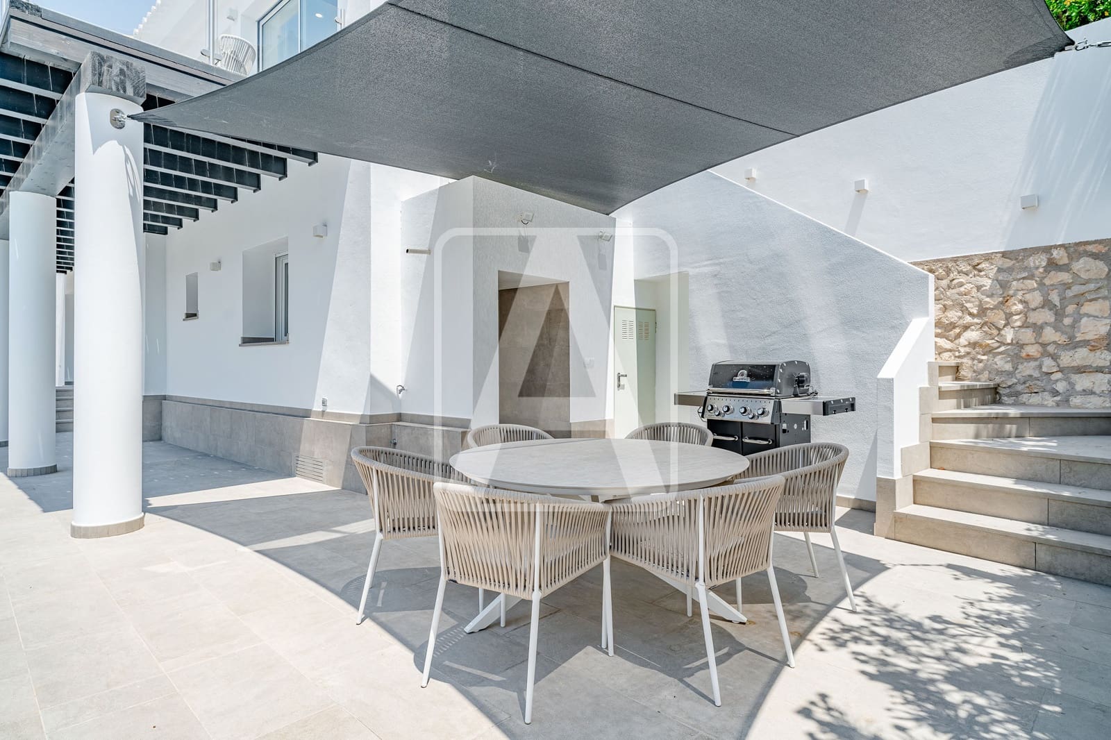 4 makuuhuone Huvila myytävänä paikassa Calpe / Calp mukana uima-altaan 
autotalli - 1 149 000 € (Ref: 9542104)