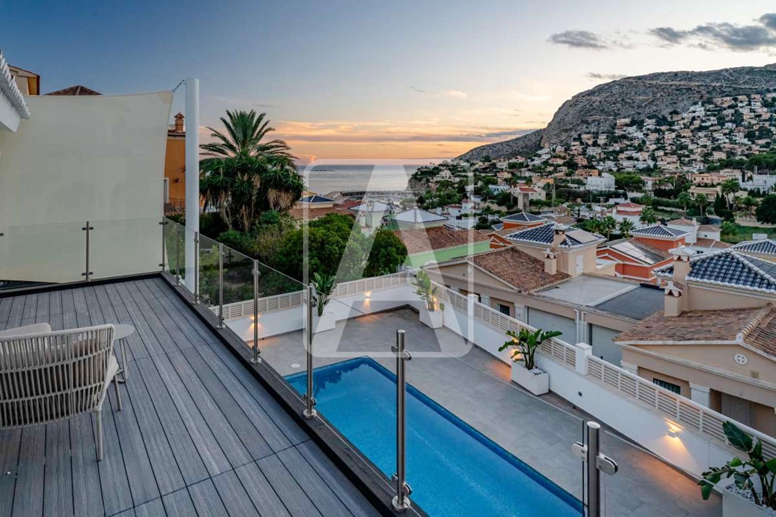 4 makuuhuone Huvila myytävänä paikassa Calpe / Calp mukana uima-altaan 
autotalli - 1 149 000 € (Ref: 9542104)