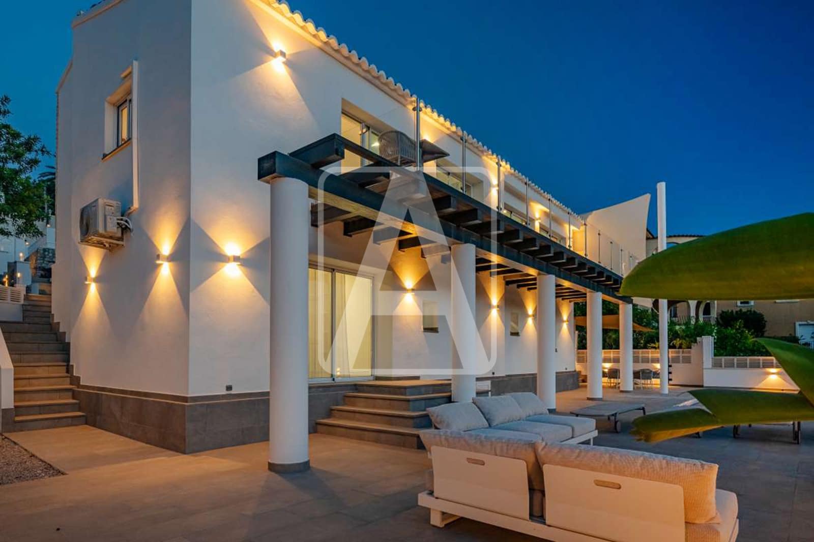 4 makuuhuone Huvila myytävänä paikassa Calpe / Calp mukana uima-altaan 
autotalli - 1 149 000 € (Ref: 9542104)