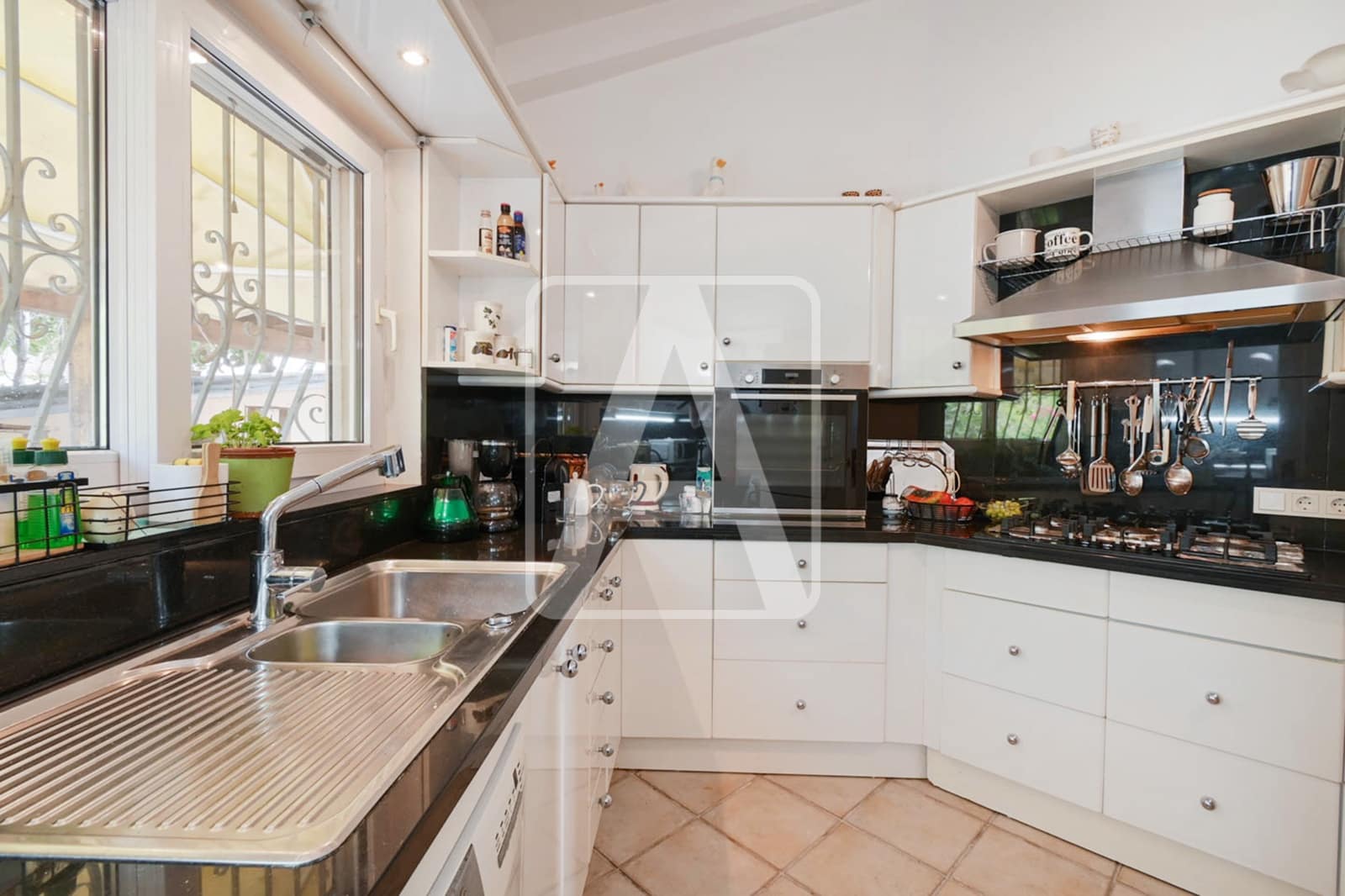 3 slaapkamer Villa te koop in Benissa met zwembad garage - € 1.295.000 (Ref: 9553207)