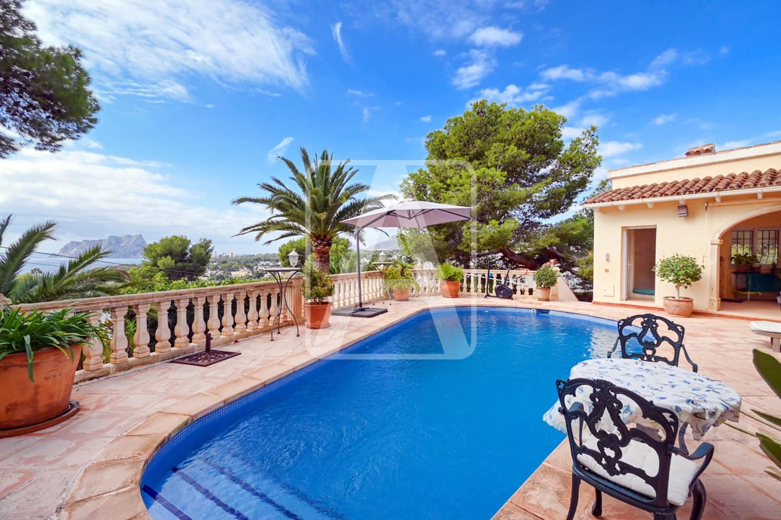 3 slaapkamer Villa te koop in Benissa met zwembad garage - € 1.295.000 (Ref: 9553207)