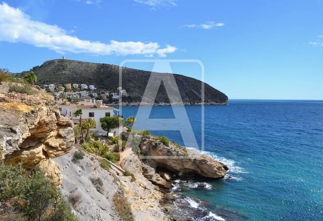 4 bedroom Villa for sale in Moraira, Teulada-Moraira with pool garage - € 1,675,000 (Ref: 9553208)