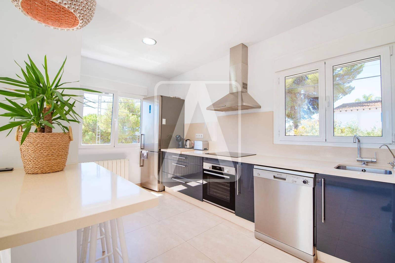 3 bedroom Villa for sale in Moraira with pool garage - € 995,000 (Ref: 9590571)