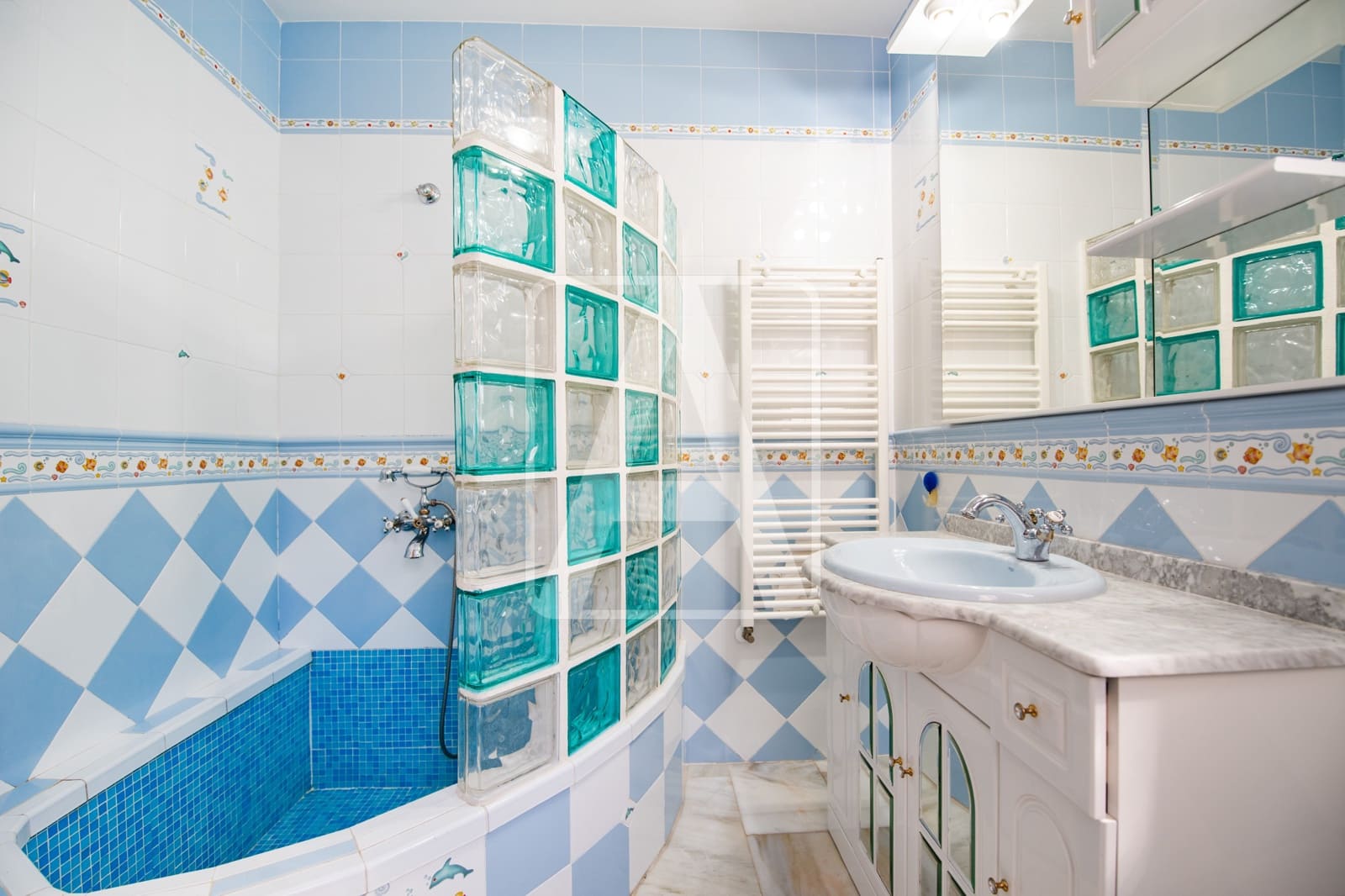 4 makuuhuone Huvila myytävänä paikassa Calpe / Calp mukana uima-altaan 
autotalli - 595 000 € (Ref: 9590572)