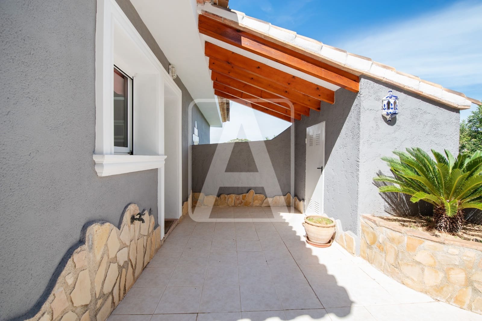 4 makuuhuone Huvila myytävänä paikassa Calpe / Calp mukana uima-altaan 
autotalli - 595 000 € (Ref: 9590572)