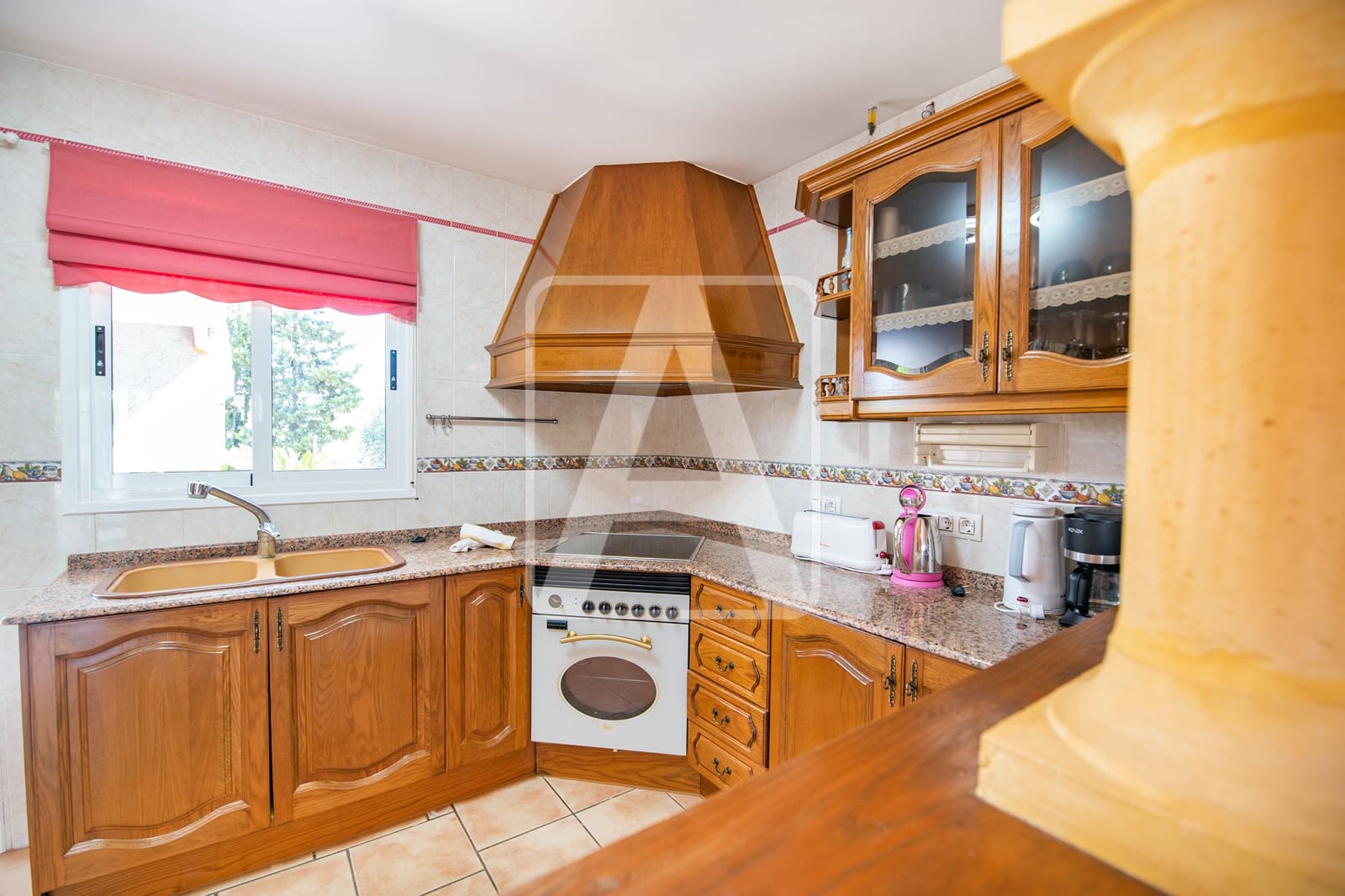 4 makuuhuone Huvila myytävänä paikassa Calpe / Calp mukana uima-altaan 
autotalli - 595 000 € (Ref: 9590572)