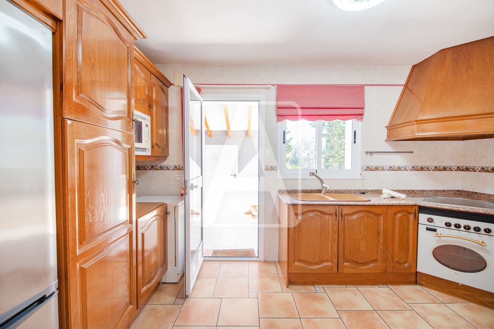 4 makuuhuone Huvila myytävänä paikassa Calpe / Calp mukana uima-altaan 
autotalli - 595 000 € (Ref: 9590572)