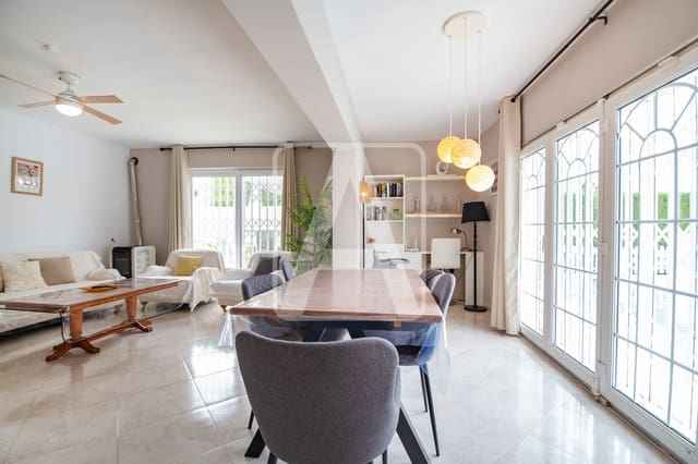 Chalet de 2 habitaciones en Calpe / Calp en venta con piscina garaje - 425.000 € (Ref: 9614267)