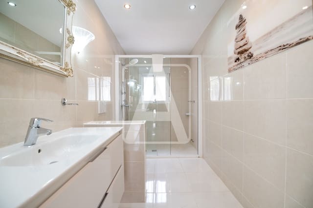 Chalet de 2 habitaciones en Calpe / Calp en venta con piscina garaje - 425.000 € (Ref: 9614267)