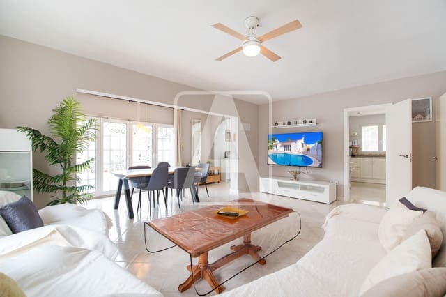 Chalet de 2 habitaciones en Calpe / Calp en venta con piscina garaje - 425.000 € (Ref: 9614267)