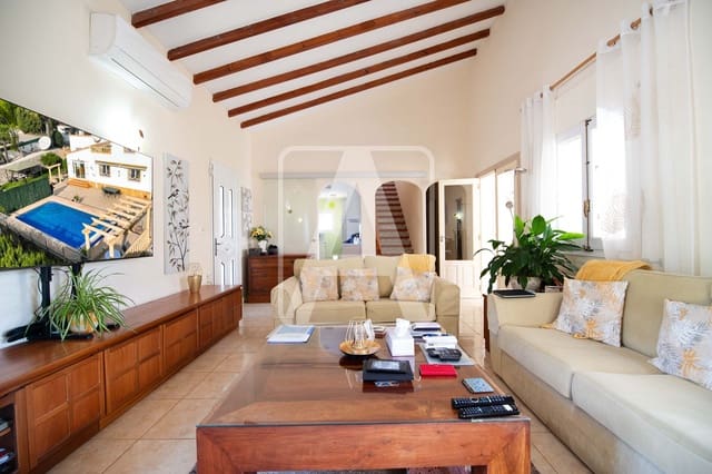 4 soverom Villa til salgs i Benissa med garasje - € 640 000 (Ref: 9630609)