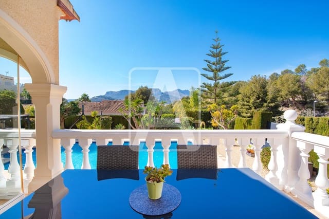 3 bedroom Villa for sale in Calpe / Calp with pool garage - € 525,000 (Ref: 9652438)