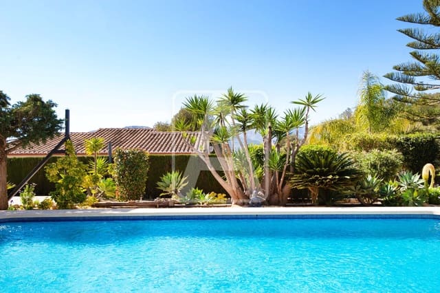 3 bedroom Villa for sale in Calpe / Calp with pool garage - € 525,000 (Ref: 9652438)