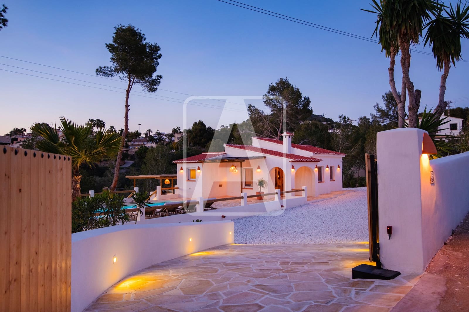 2 bedroom Villa for sale in Calpe / Calp with pool garage - € 679,000 (Ref: 9673575)