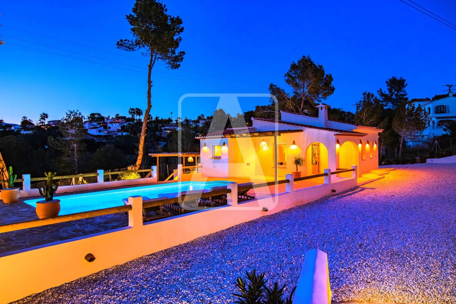 2 bedroom Villa for sale in Calpe / Calp with pool garage - € 679,000 (Ref: 9673575)