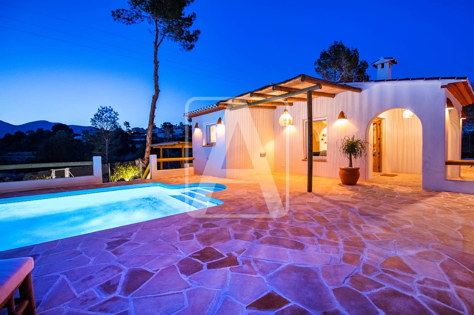 2 bedroom Villa for sale in Calpe / Calp with pool garage - € 679,000 (Ref: 9673575)