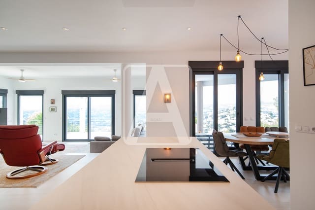 5 soveværelse Villa til salg i Moraira, Teulada-Moraira med swimmingpool garage - € 1.650.000 (Ref: 9713366)