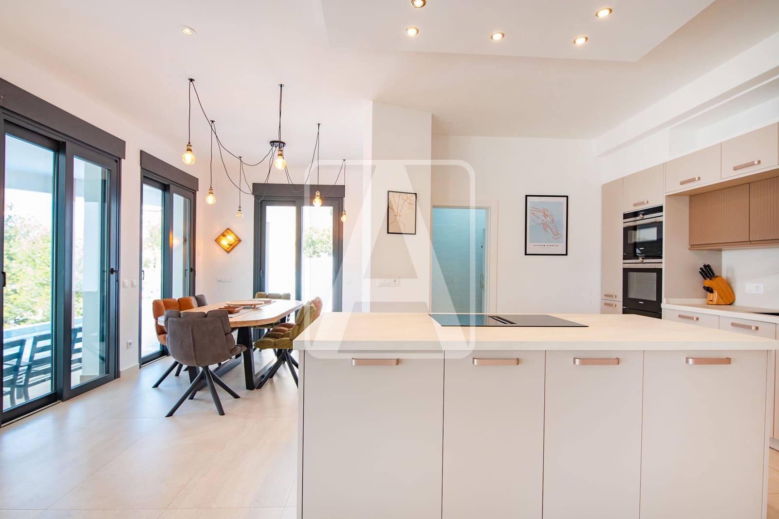5 bedroom Villa for sale in Moraira with pool garage - € 1,495,000 (Ref: 9713366)