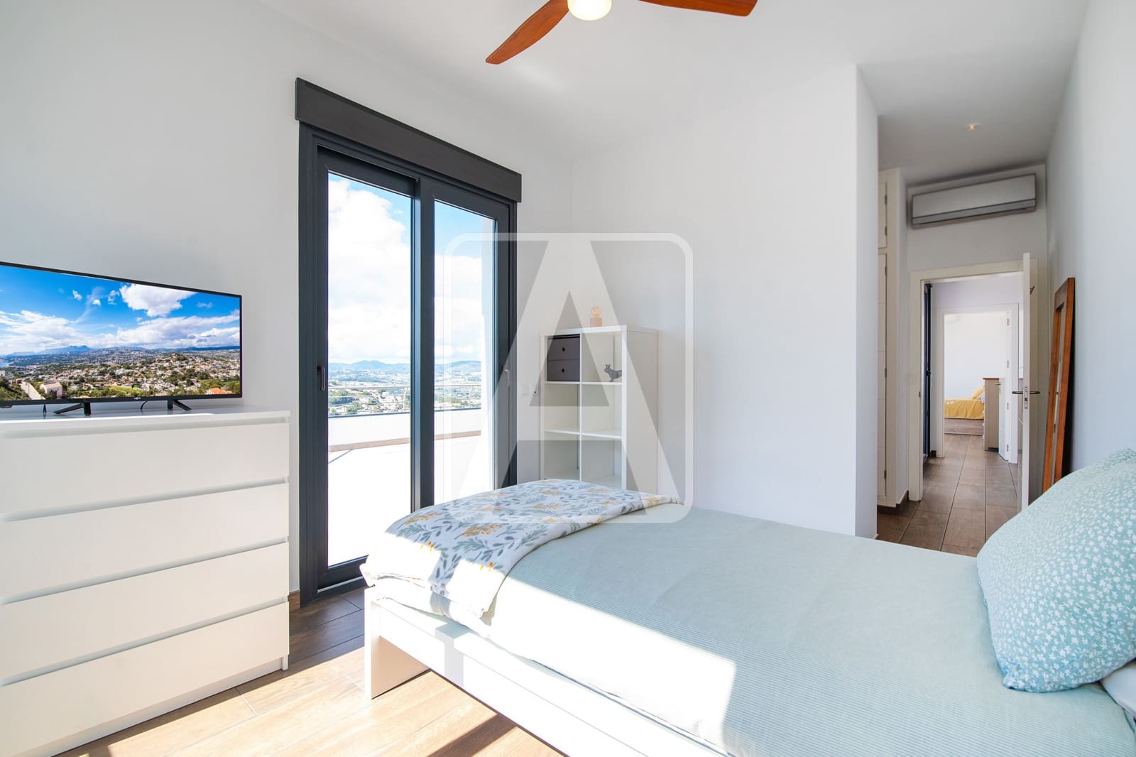 5 bedroom Villa for sale in Moraira with pool garage - € 1,495,000 (Ref: 9713366)