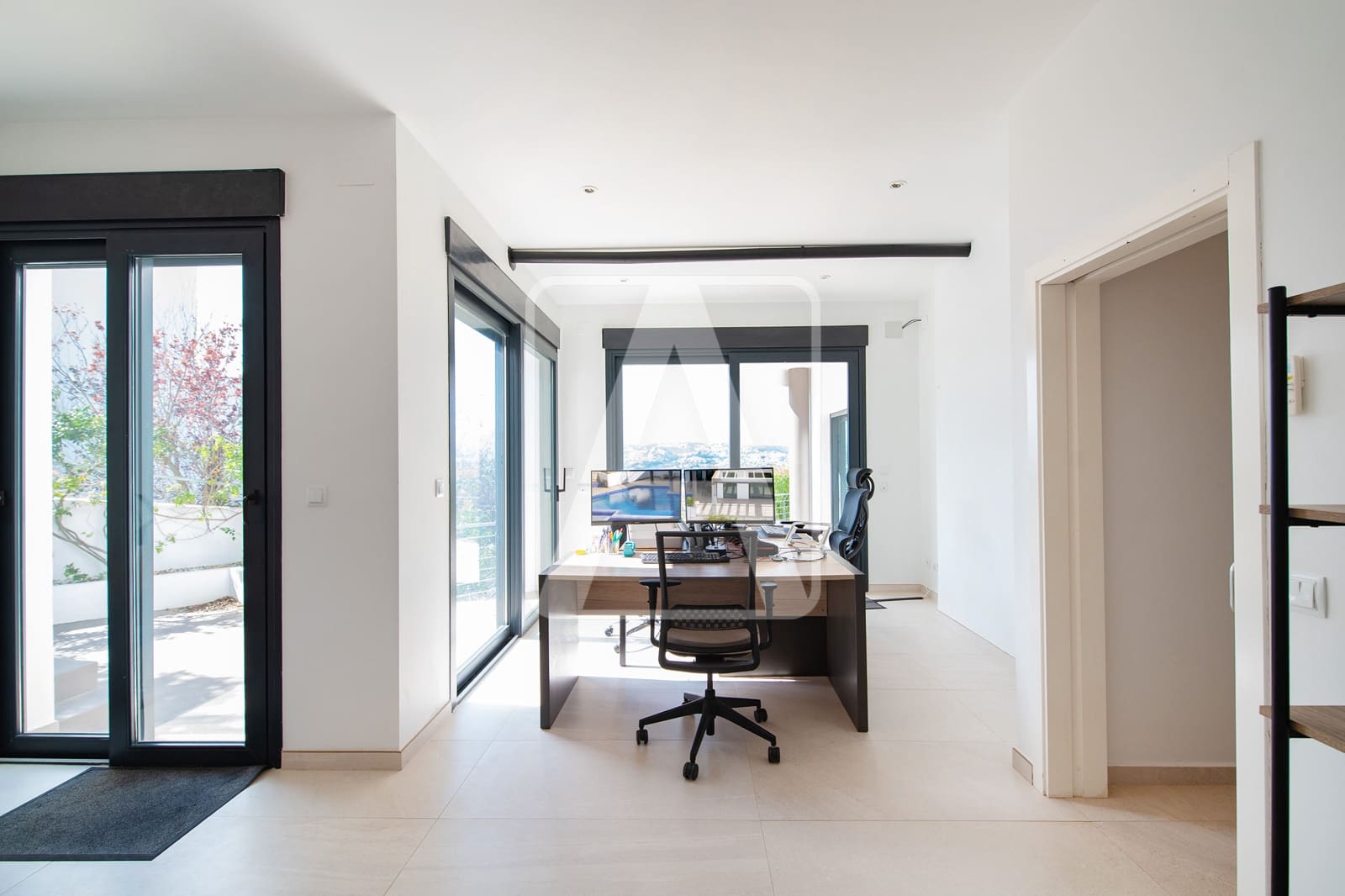 5 bedroom Villa for sale in Moraira with pool garage - € 1,495,000 (Ref: 9713366)