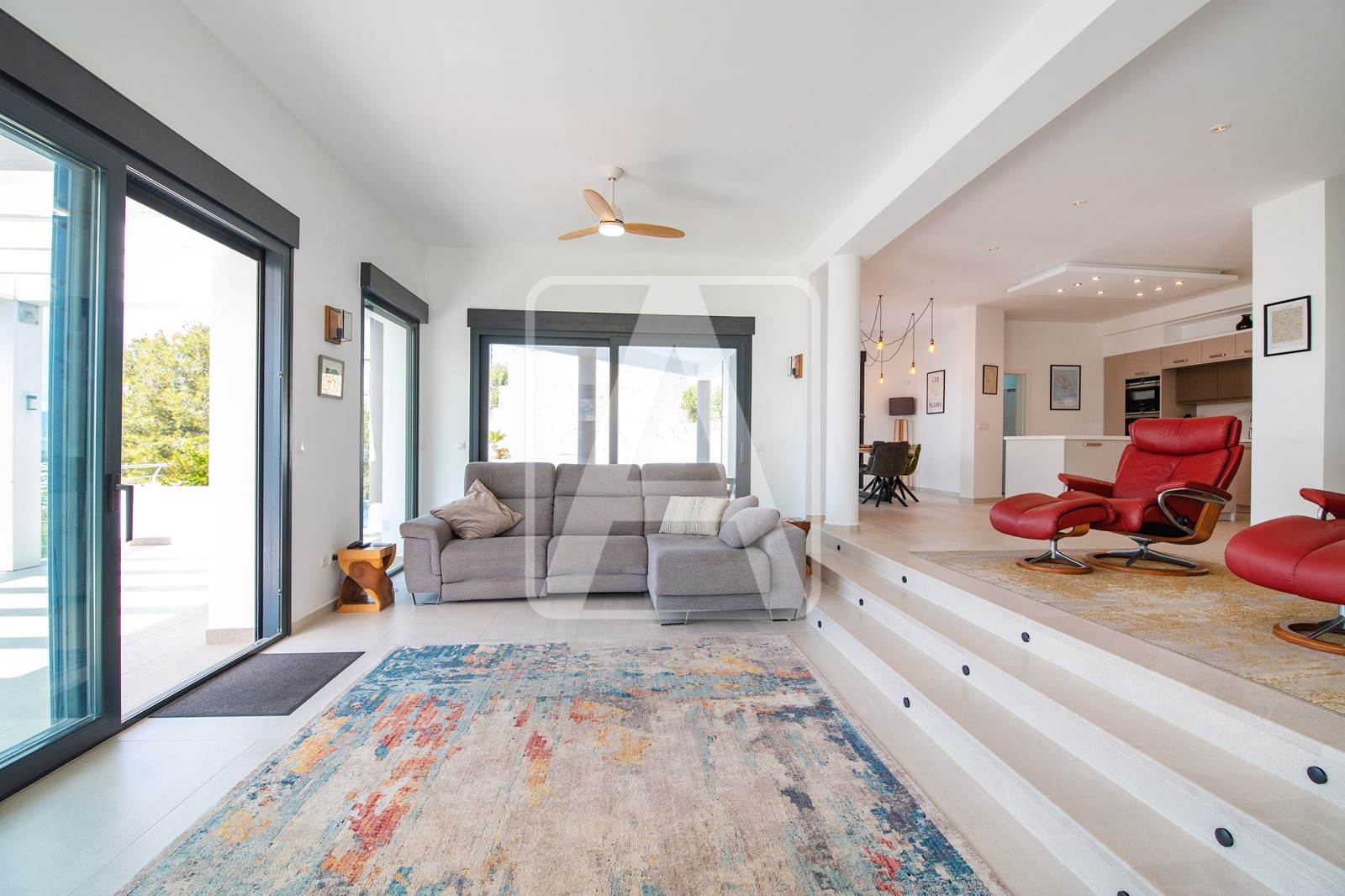 5 bedroom Villa for sale in Moraira with pool garage - € 1,495,000 (Ref: 9713366)