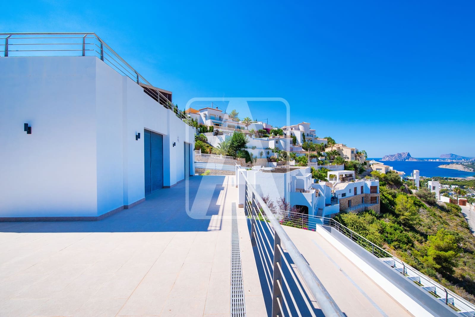 5 bedroom Villa for sale in Moraira with pool garage - € 1,495,000 (Ref: 9713366)