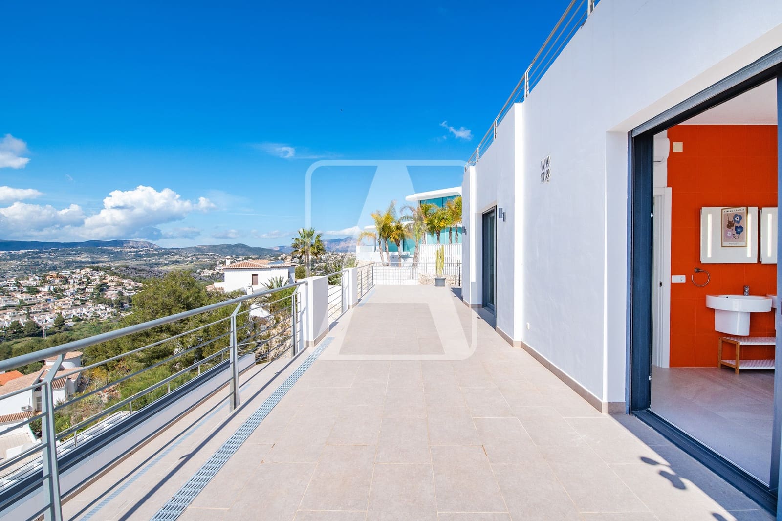 5 bedroom Villa for sale in Moraira with pool garage - € 1,495,000 (Ref: 9713366)