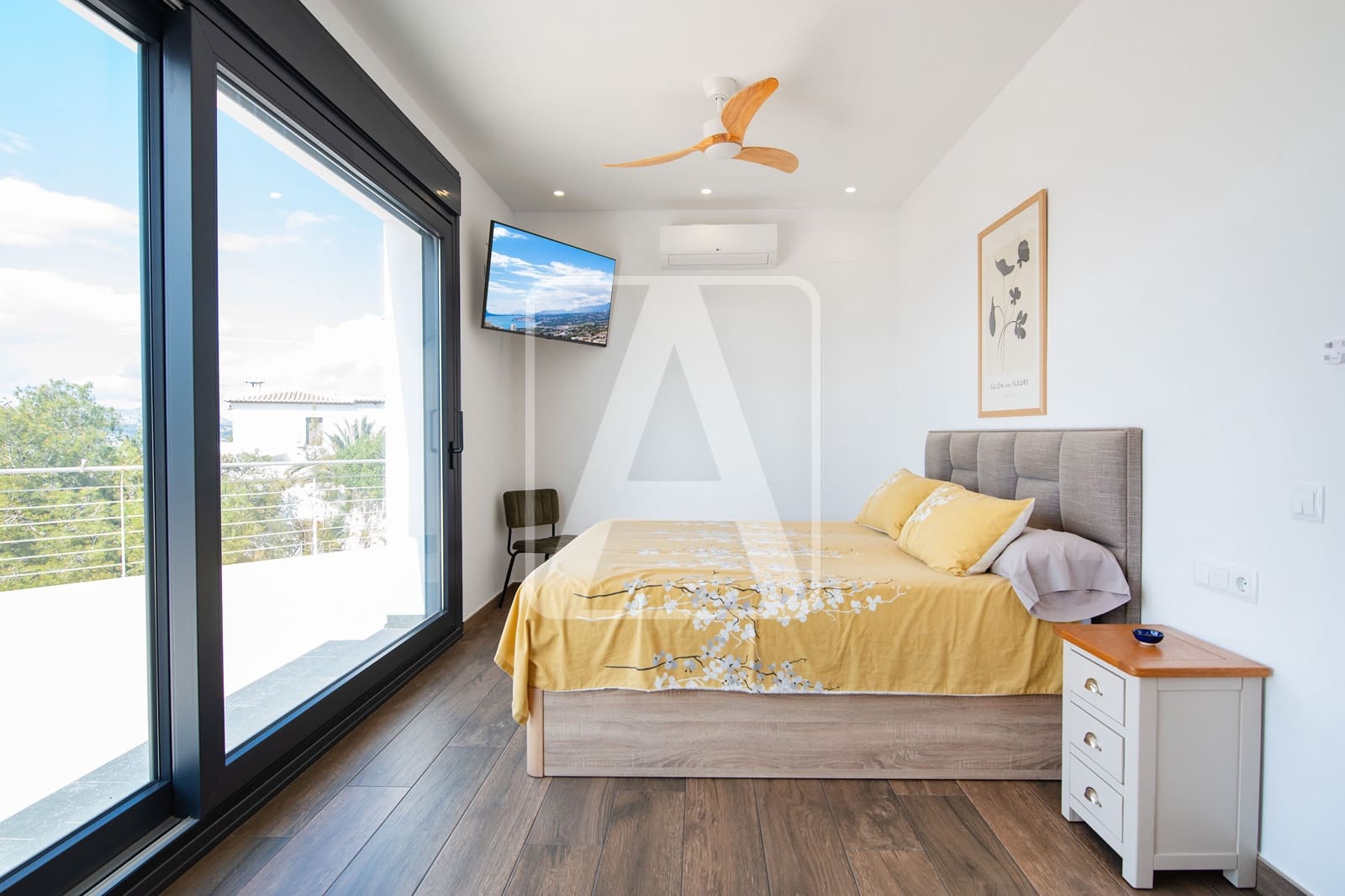 5 bedroom Villa for sale in Moraira with pool garage - € 1,495,000 (Ref: 9713366)