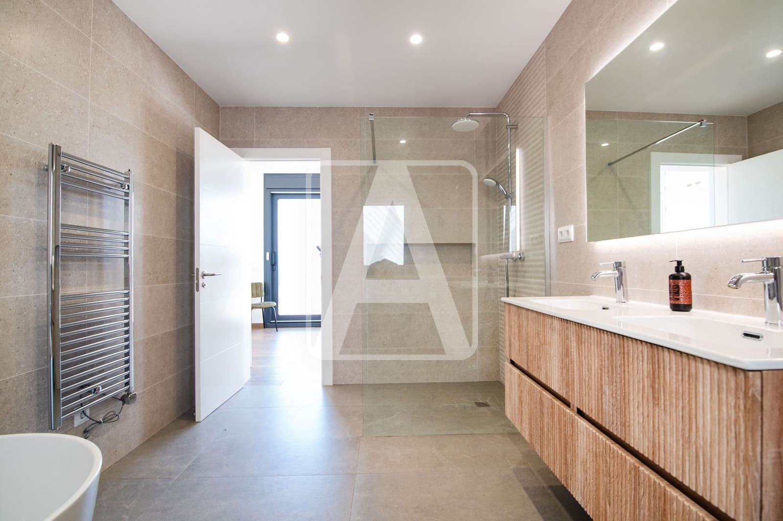 5 bedroom Villa for sale in Moraira with pool garage - € 1,495,000 (Ref: 9713366)