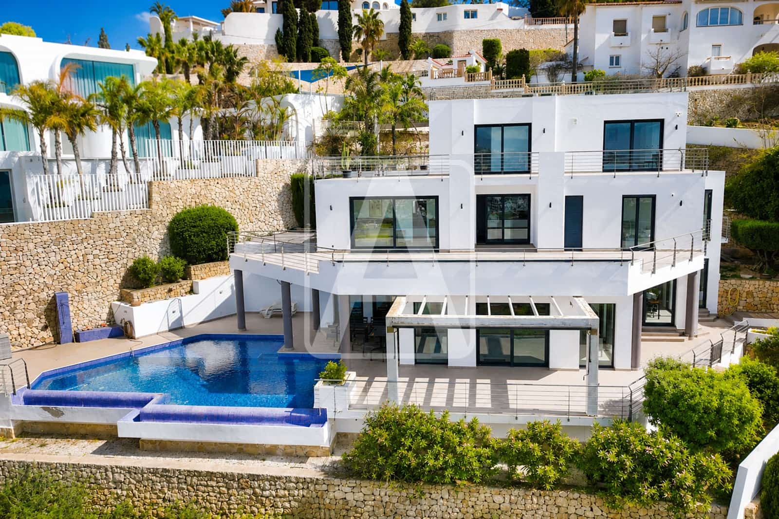 5 bedroom Villa for sale in Moraira with pool garage - € 1,495,000 (Ref: 9713366)