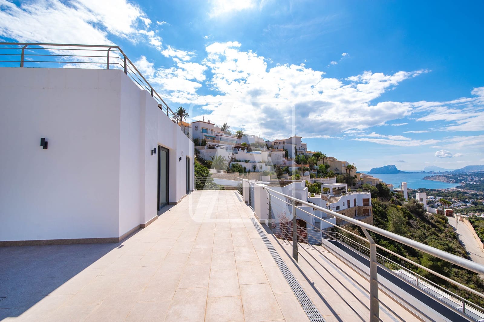 5 bedroom Villa for sale in Moraira with pool garage - € 1,495,000 (Ref: 9713366)