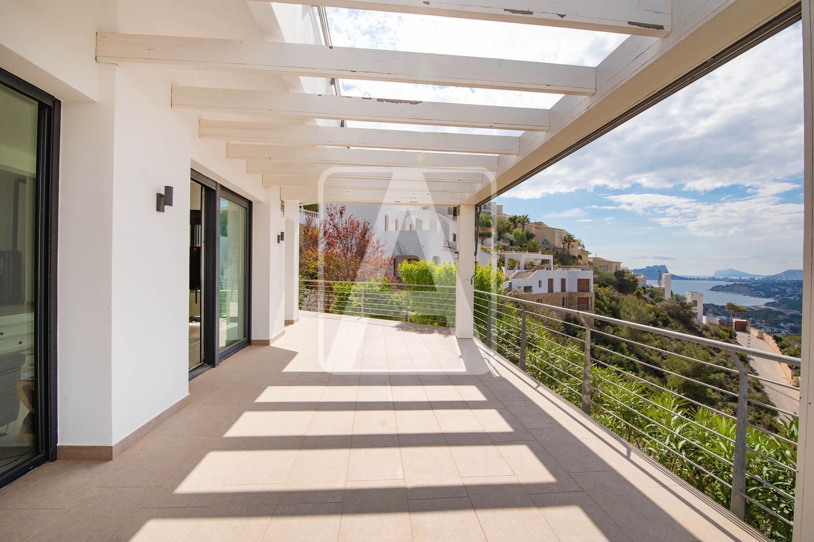 5 bedroom Villa for sale in Moraira with pool garage - € 1,495,000 (Ref: 9713366)