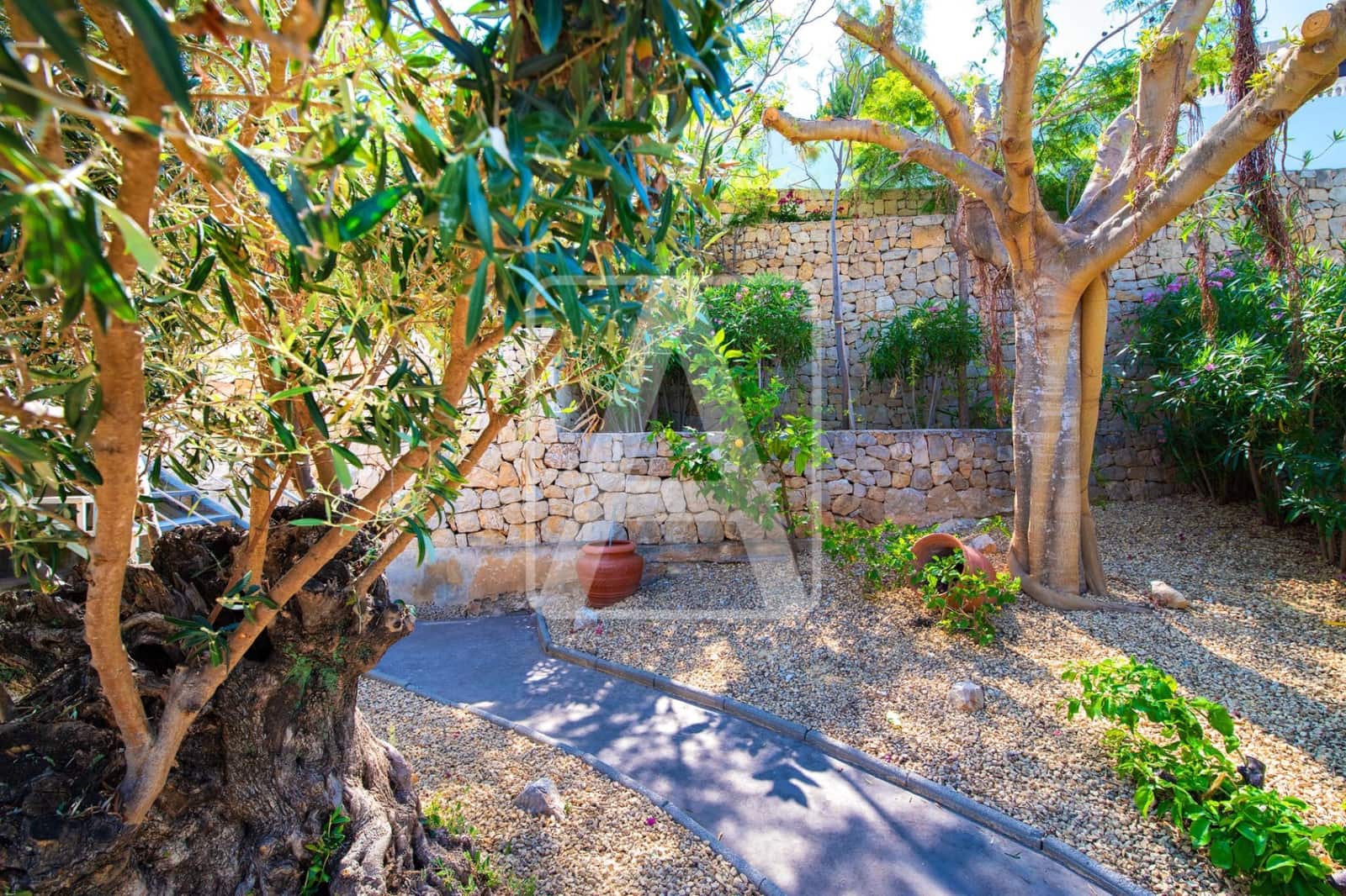 5 bedroom Villa for sale in Moraira with pool garage - € 1,495,000 (Ref: 9713366)