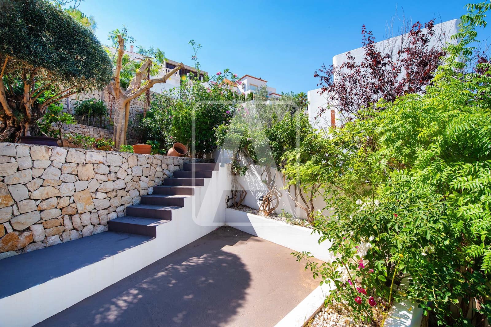 5 bedroom Villa for sale in Moraira with pool garage - € 1,495,000 (Ref: 9713366)