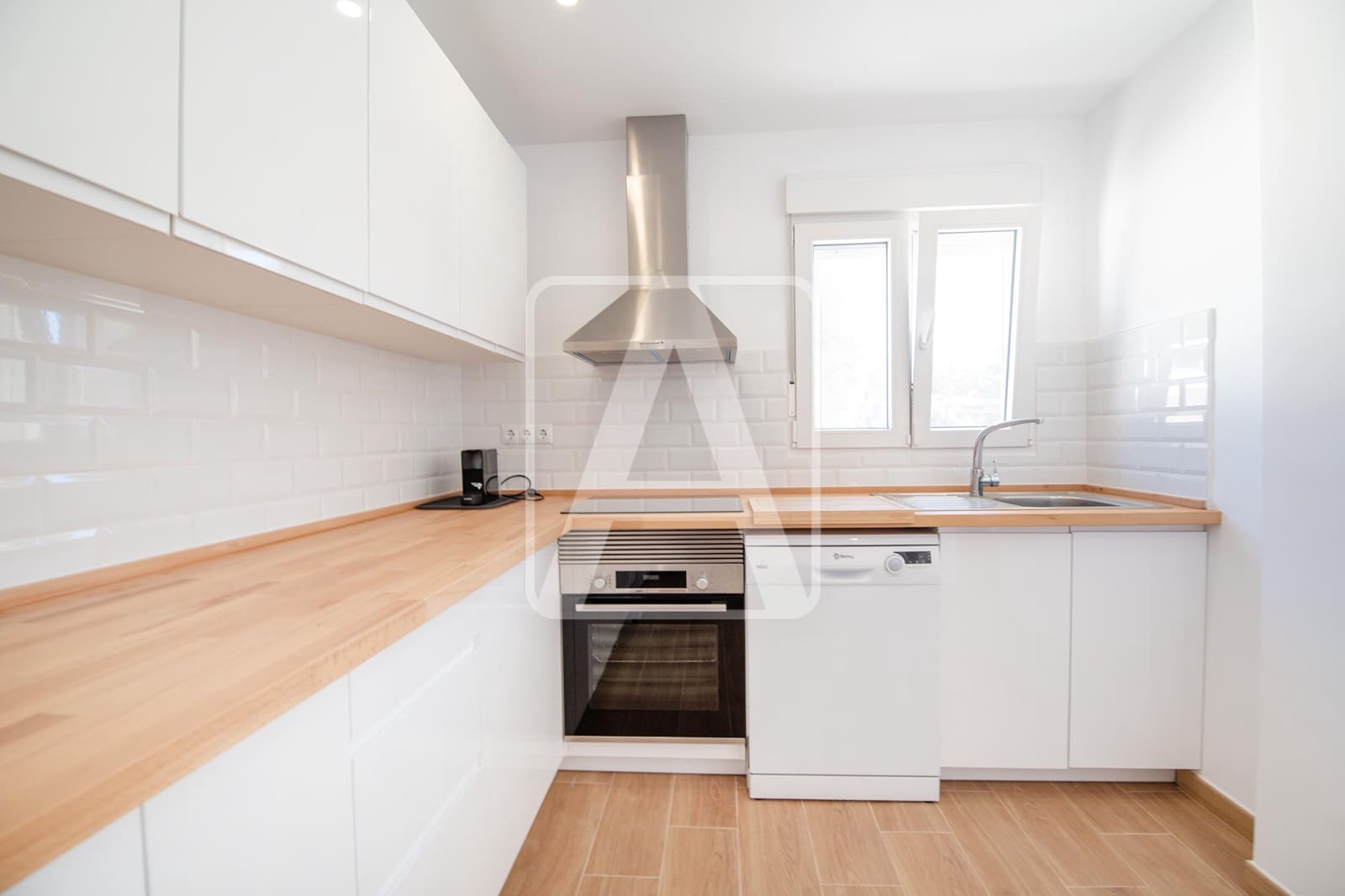 8 bedroom Villa for sale in Benissa with pool garage - € 1,500,000 (Ref: 9733433)