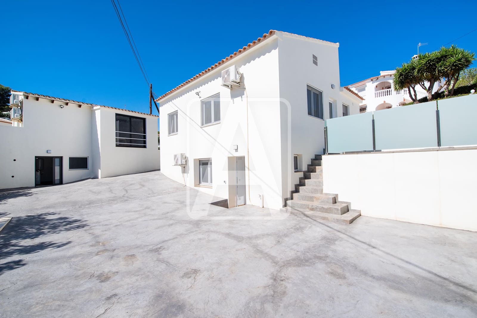 8 bedroom Villa for sale in Benissa with pool garage - € 1,500,000 (Ref: 9733433)